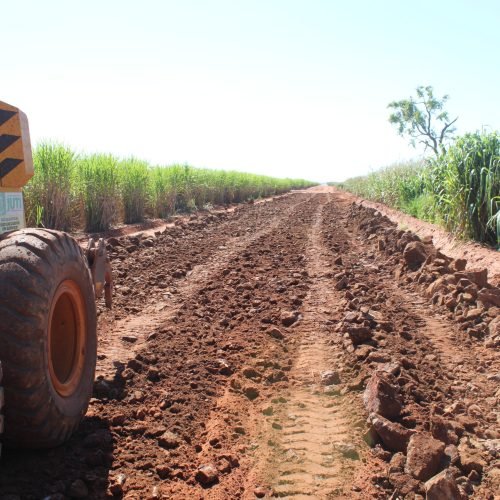 Estrada rural no município de juti- ms